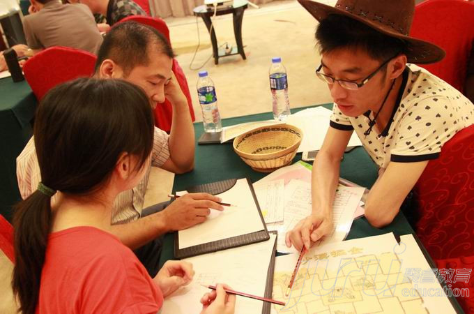 金交中心大型沙漠掘金培訓(xùn)報(bào)道